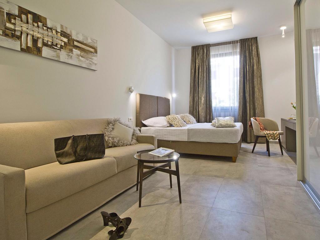 Luxury Rooms Pino Split Exterior photo