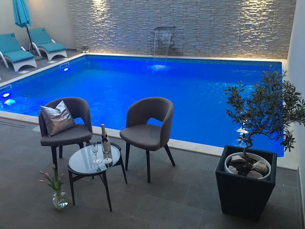 Luxury Rooms Pino Split Exterior photo