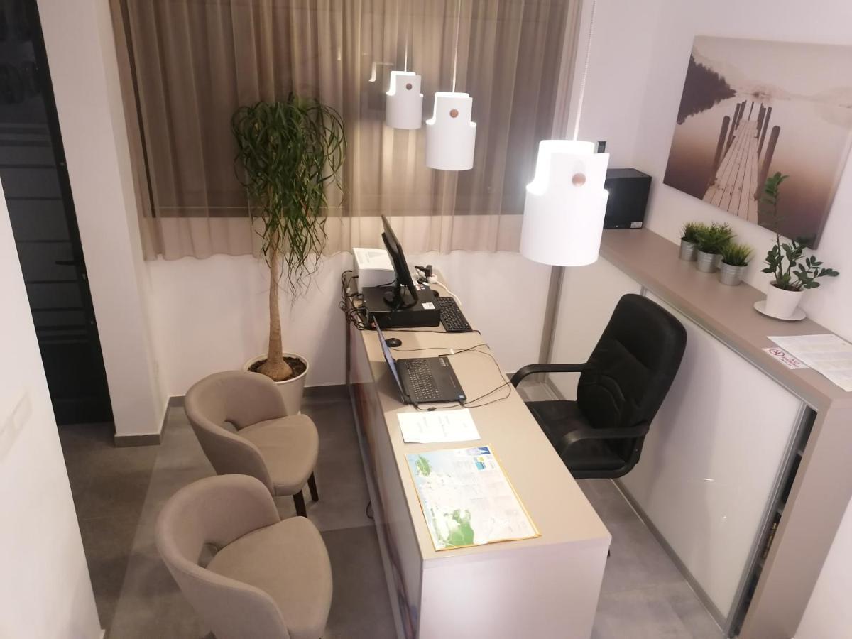 Luxury Rooms Pino Split Exterior photo