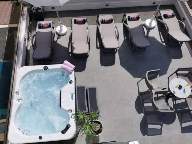 Luxury Rooms Pino Split Exterior photo