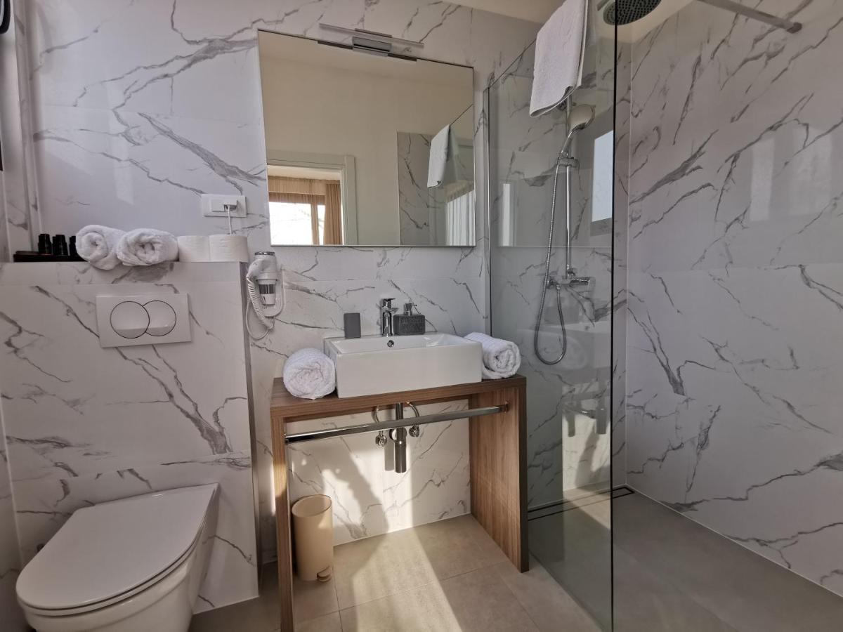 Luxury Rooms Pino Split Exterior photo